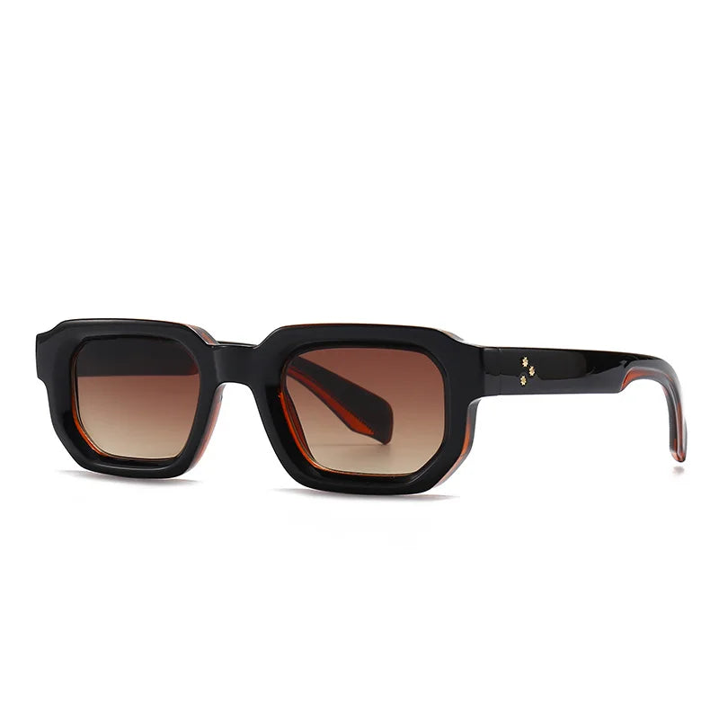 Vintage Punk Gradient Women Trending Dark Brown Sun Glasses Popular Fashion Square Rivets Men Sunglasses UV400 Shades Eyewear